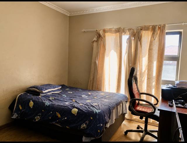 3 BEDROOM HOUSE FOR SALE IN VANDERBIJLPARK SE 6